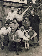 Fruma and family small
