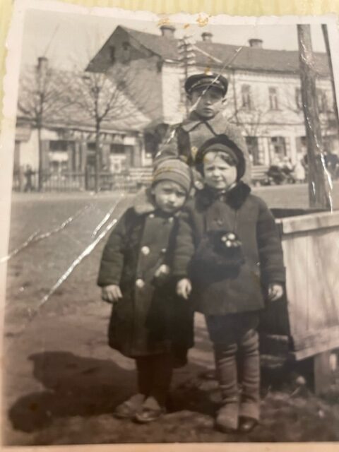 Helen (bottom right) with two of her cousins from Lida before the war. Her cousins did not survive.