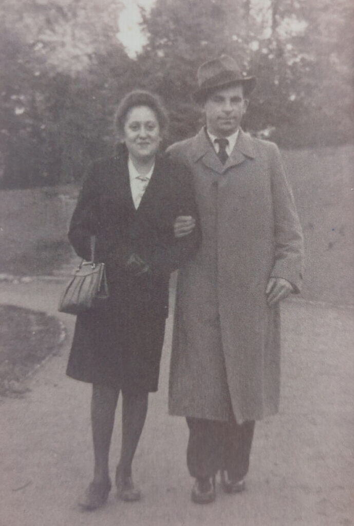 urn_aaid_sc_VA6C2_28155f5b-6aa8-4613-bf24-578b3a70c395